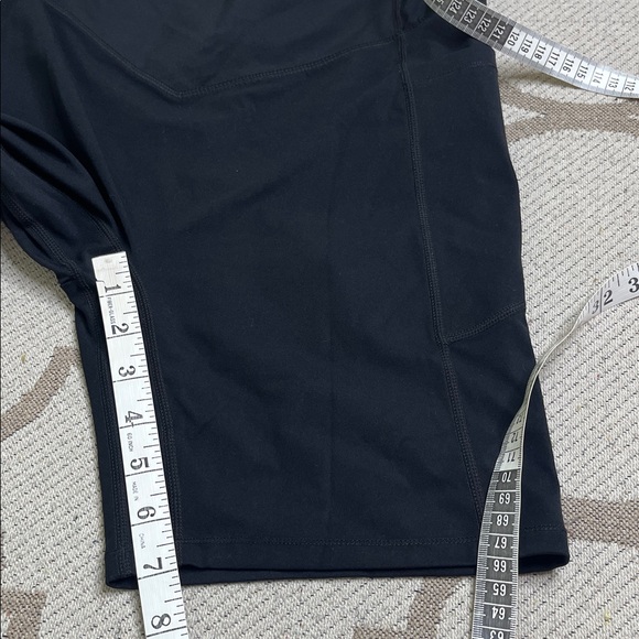 Halara UltraSculpt High Waisted Scrunch Butt Pocket Biker Shorts 7'', size large - Picture 8 of 15